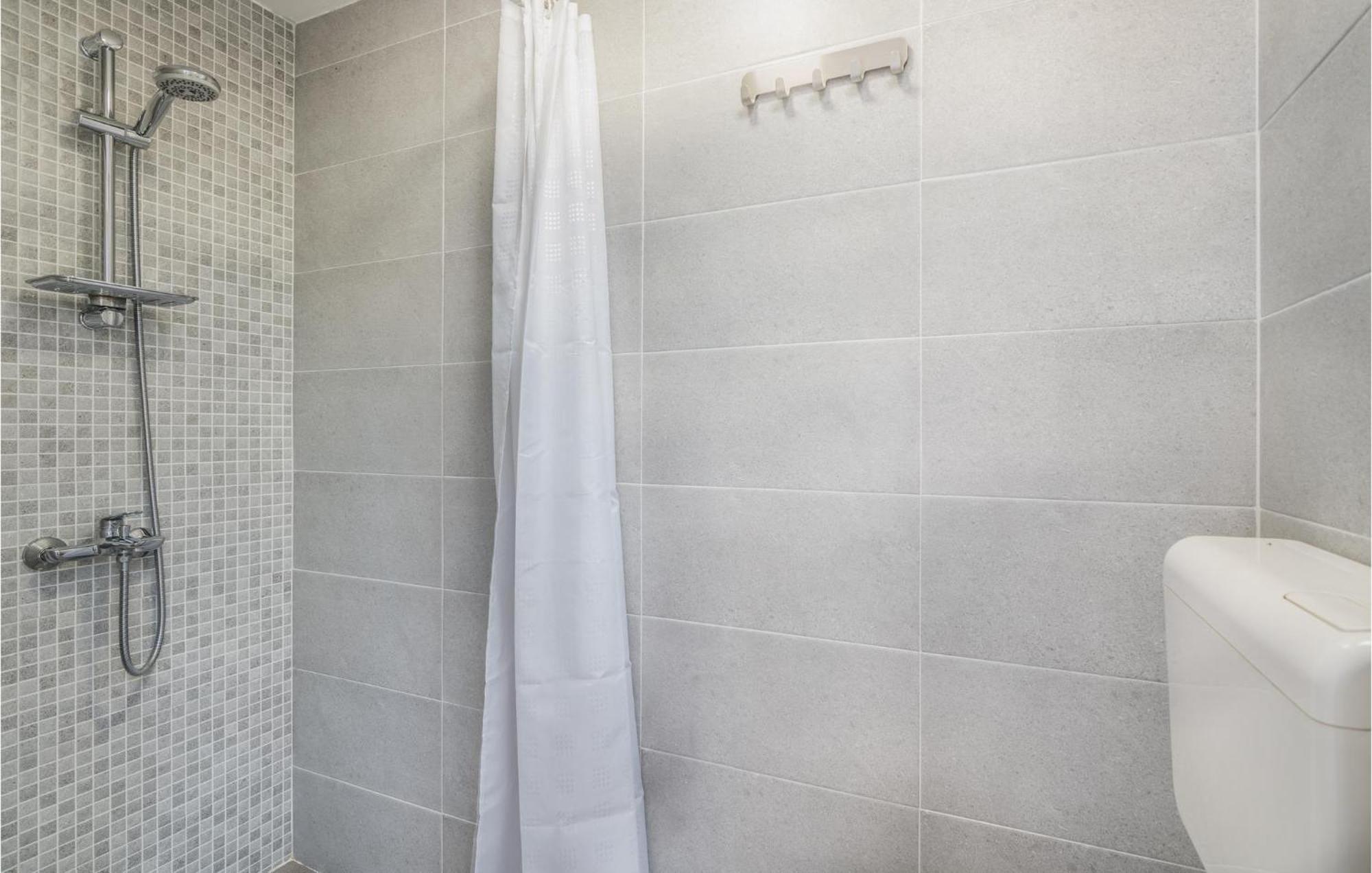 Gorgeous Apartment In Krk With Wifi 푸나트 외부 사진